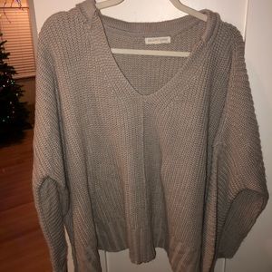 Grey/tan loose fitting knit sweater